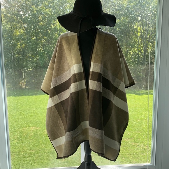 Woolrich Buffalo Plaid Blanket Fleece Shawl - Picture 2 of 6